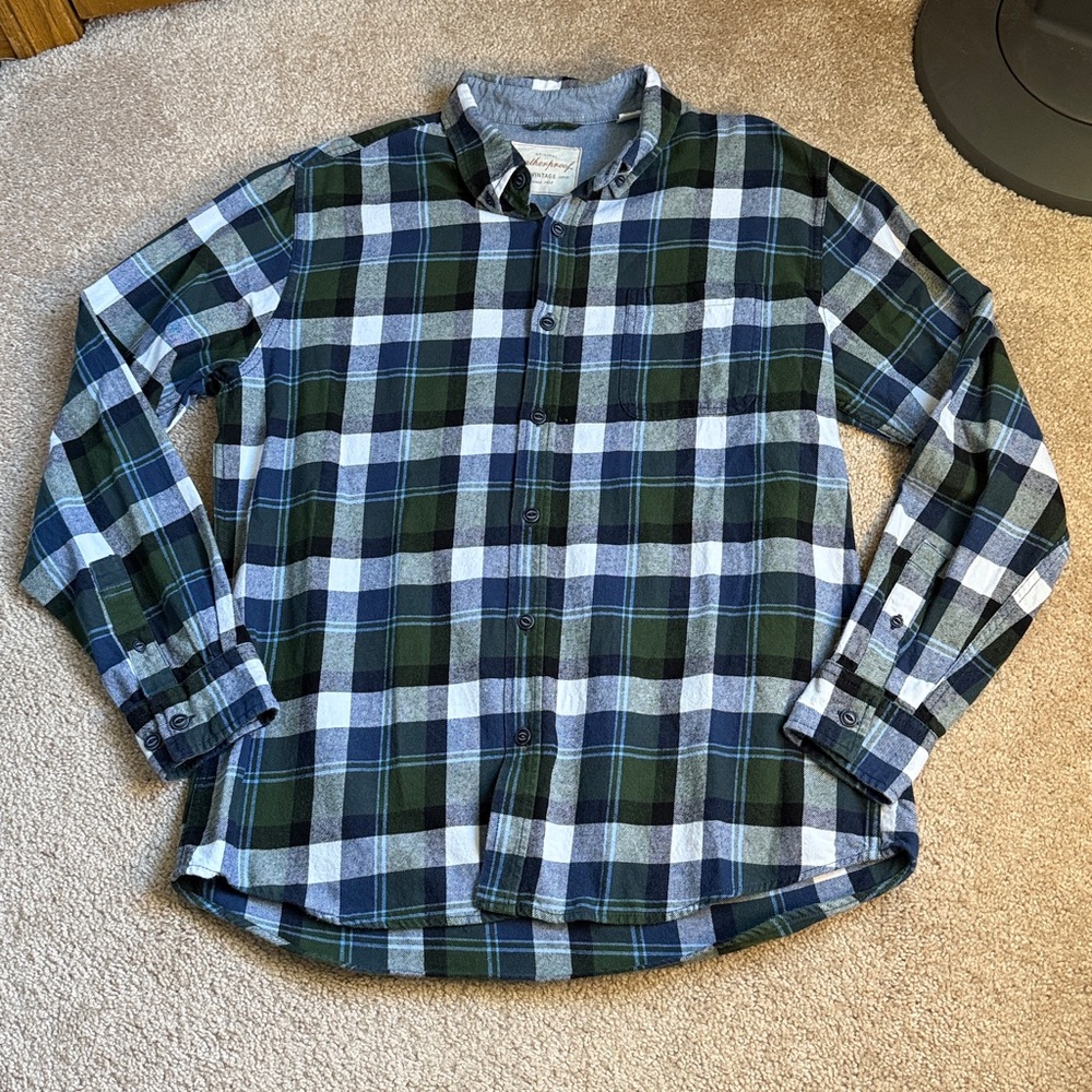 Weatherproof Vintage Blue and Green Plaid Flannel Button Down. Men’s Size Large